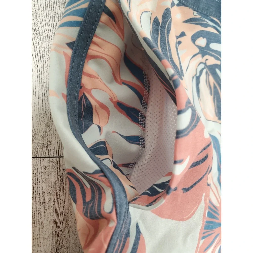 Salty Crew Men's Boardshorts Size 38 Swim Shorts Leaf Print Quick Dry NEW
